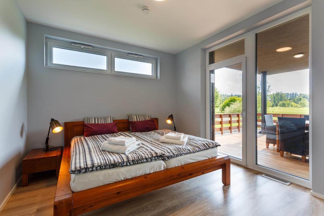 Apartman Na Golfu Celadna Exterior photo