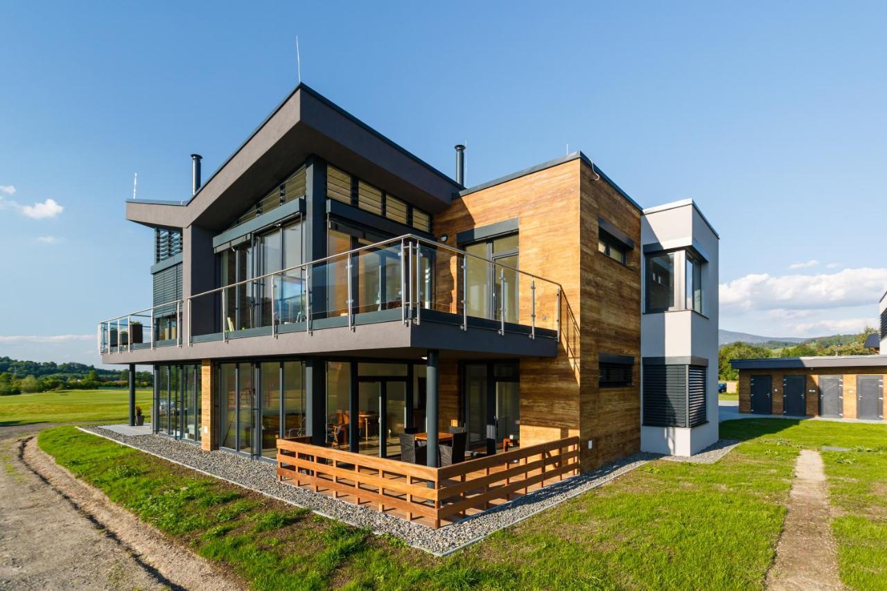 Apartman Na Golfu Celadna Exterior photo